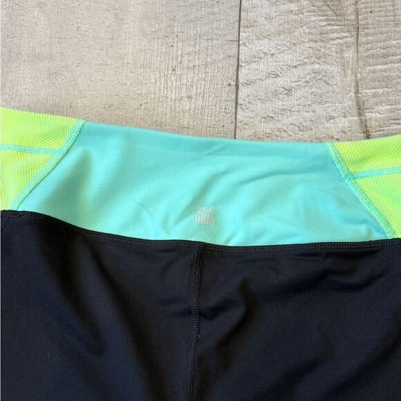 Victorias Secret Sport Supermodel Short - Picture 4 of 4